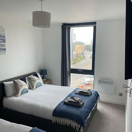 Apartment Stylish Flat - Sleeps 8 - Parking - Gym
