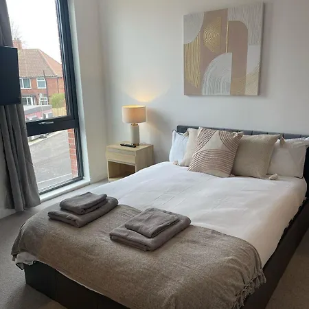 Apartment Stylish Flat - Sleeps 8 - Parking - Gym York