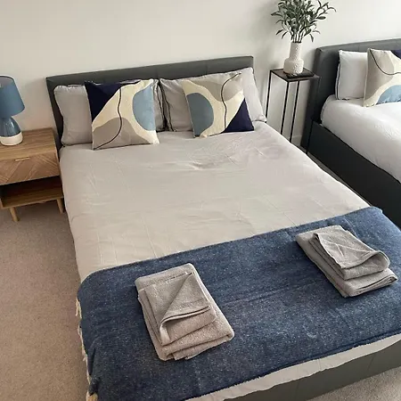 Stylish Flat - Sleeps 8 - Parking - Gym Apartamento York