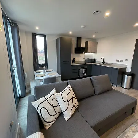 Apartment Stylish Flat - Sleeps 8 - Parking - Gym York