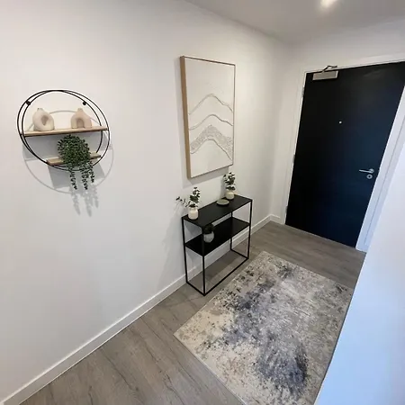 Stylish Flat - Sleeps 8 - Parking - Gym * York