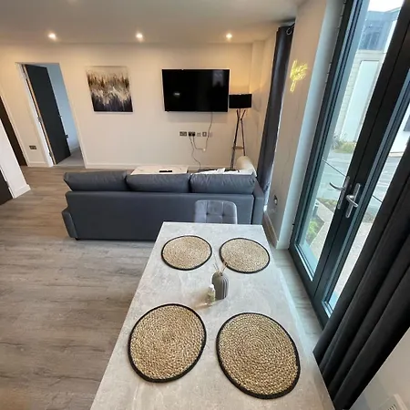 Apartment Stylish Flat - Sleeps 8 - Parking - Gym York