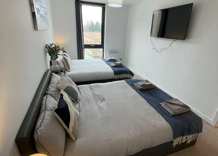 Centre - Parking & Gym - Fast Wifi - Sleeps 8 Lägenhet *