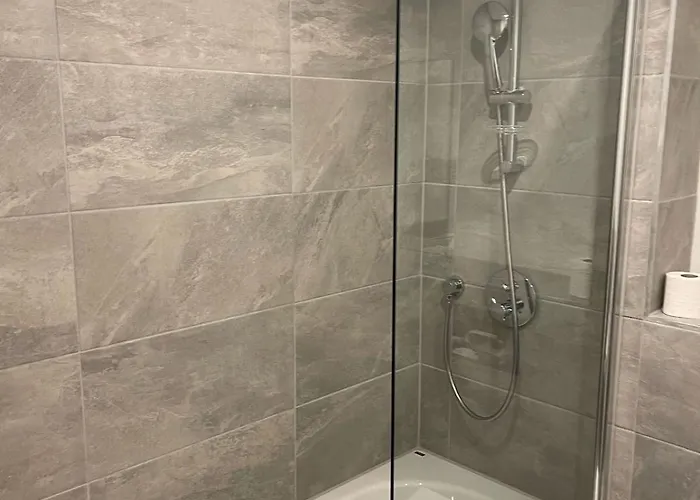 Centre - Parking & Gym - Fast Wifi - Sleeps 8 * York