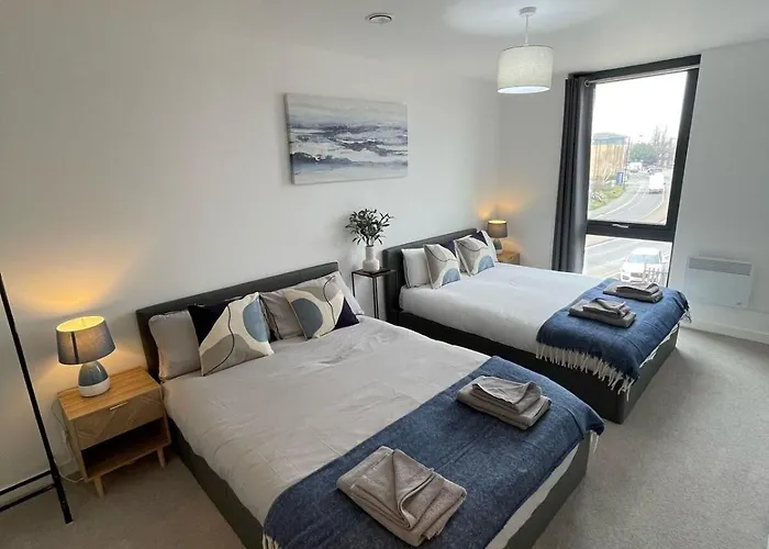 Lägenhet Centre - Parking & Gym - Fast Wifi - Sleeps 8