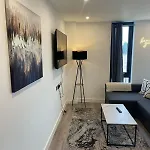 Appartamento Centre - Parking & Gym - Fast Wifi - Sleeps 8 *