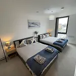 Appartamento Centre - Parking & Gym - Fast Wifi - Sleeps 8